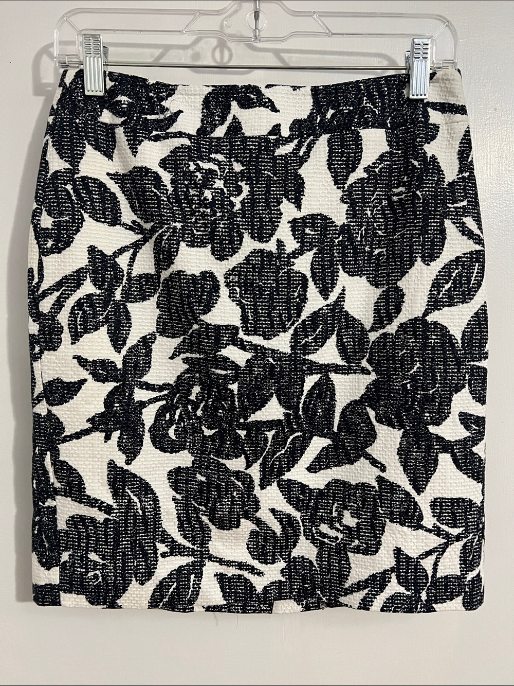 Ann Taylor Black & White Floral Textured Pencil Skirt